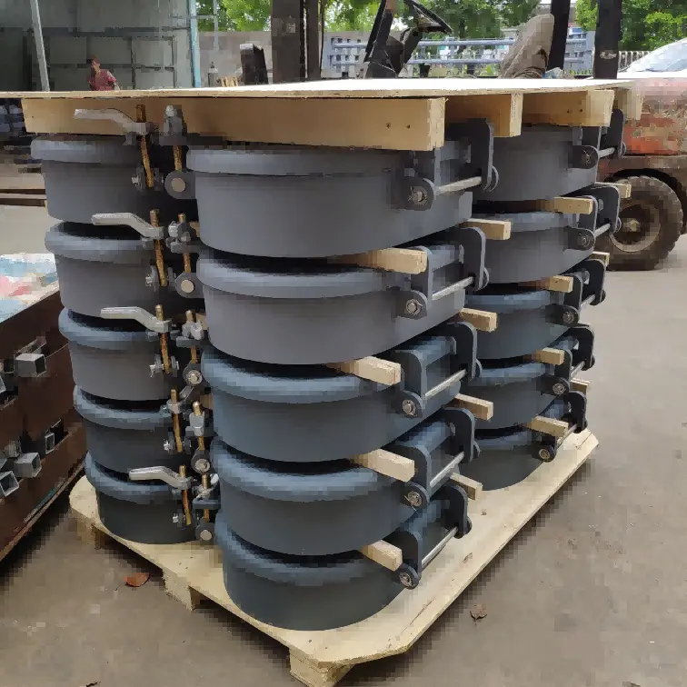 Какова цель люка на лодке?